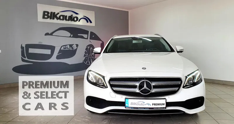 mercedes benz klasa e Mercedes-Benz Klasa E cena 89900 przebieg: 193000, rok produkcji 2017 z Grybów